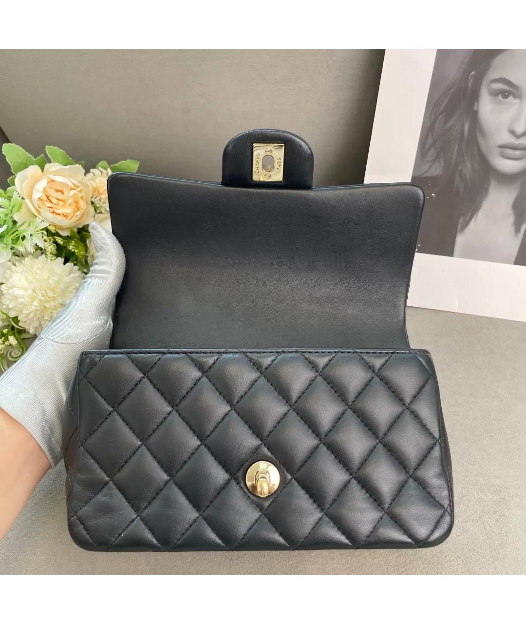 CHANEL Черная кожаная сумка с короткими ручками, фото 5