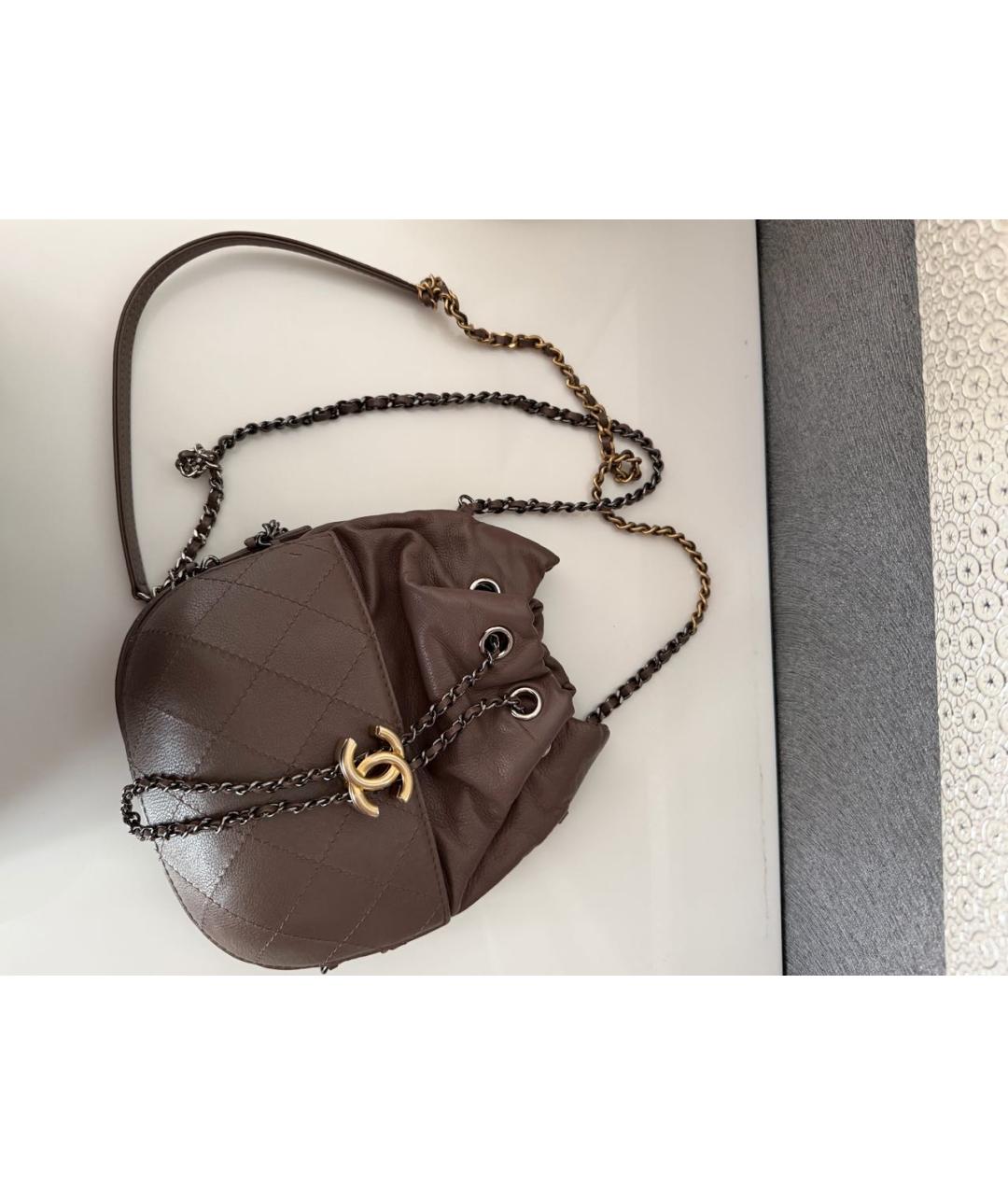CHANEL Антрацитовая кожаная сумка через плечо, фото 2