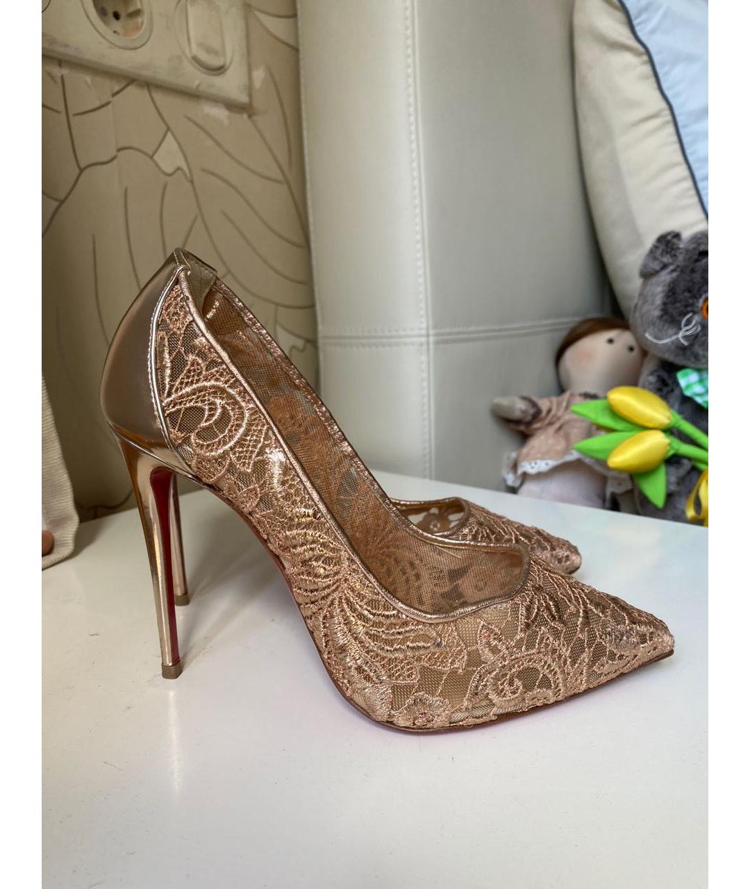 CHRISTIAN LOUBOUTIN Золотые текстильные туфли, фото 5