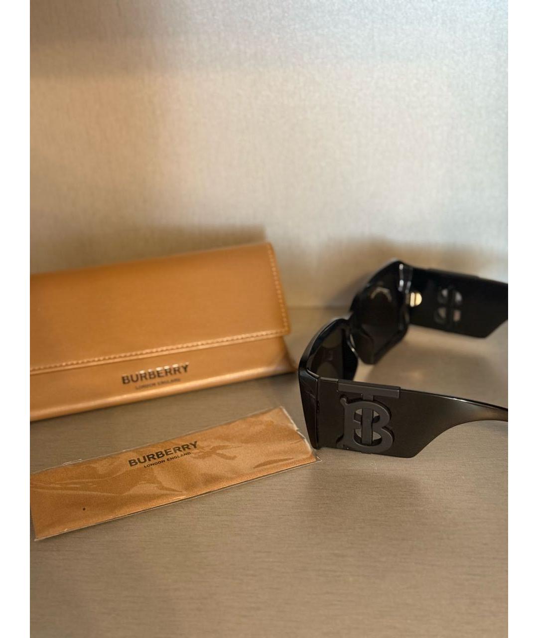 BURBERRY Черные пластиковые солнцезащитные очки, фото 2