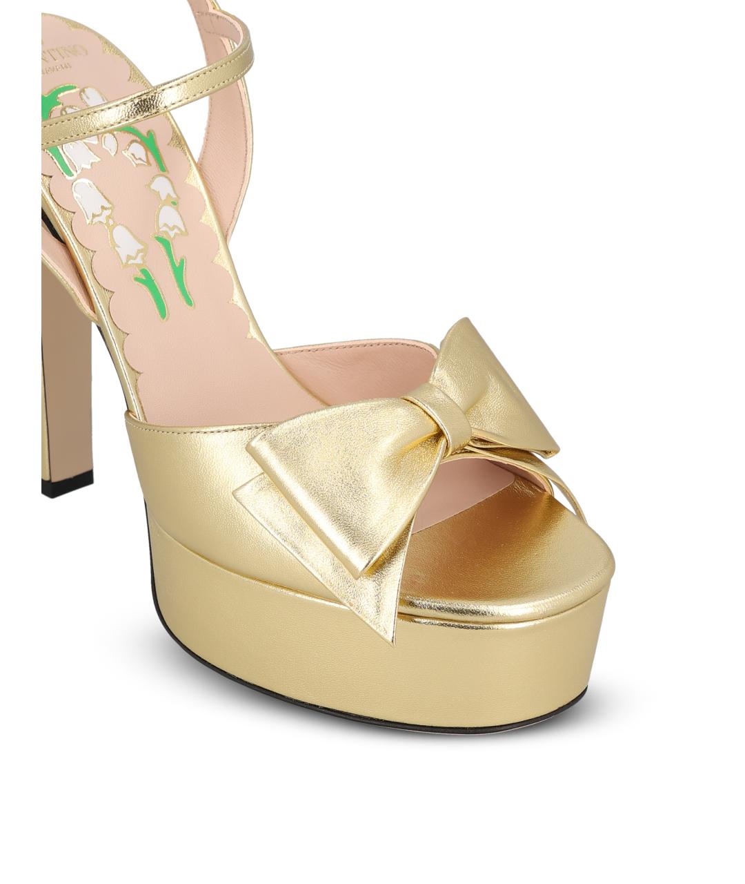 VALENTINO Золотые кожаные босоножки, фото 4