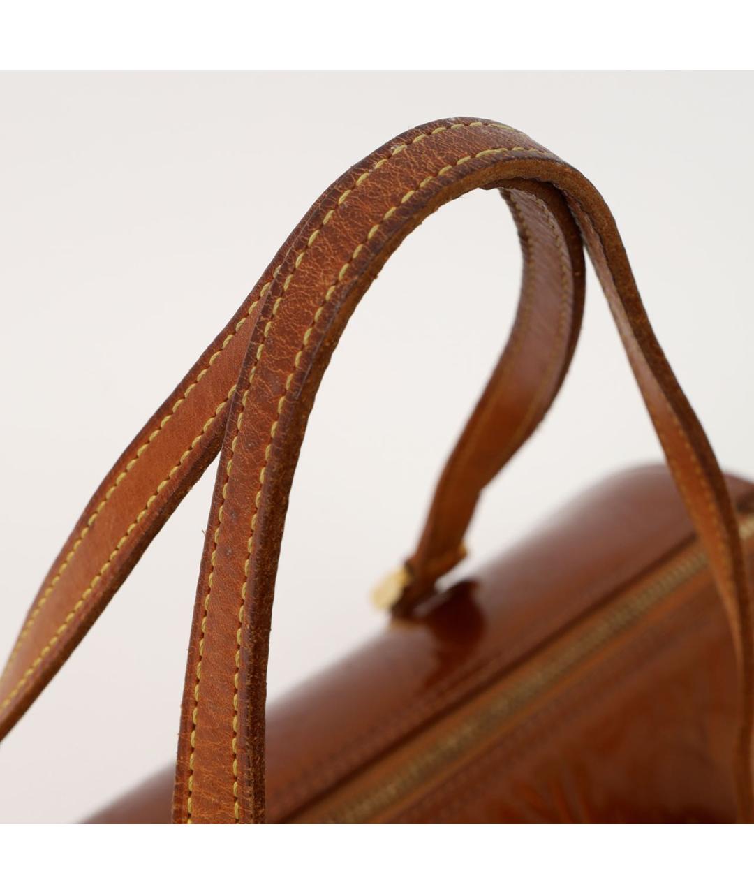 LOUIS VUITTON Коричневая сумка с короткими ручками из лакированной кожи, фото 6