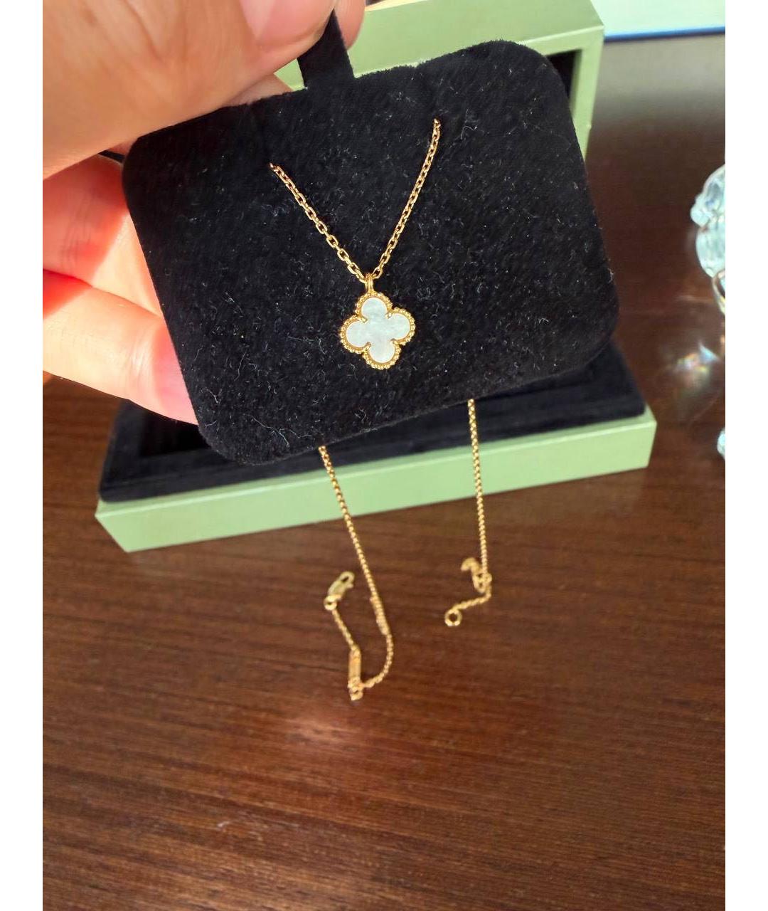 VAN CLEEF & ARPELS Белая подвеска из желтого золота, фото 3