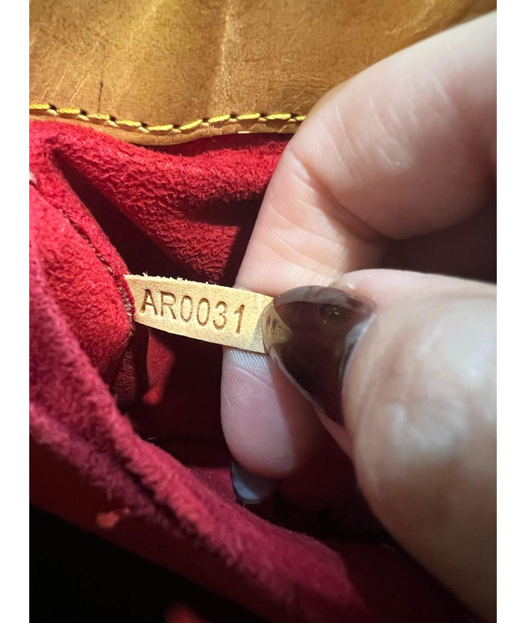 LOUIS VUITTON Белая кожаная сумка с короткими ручками, фото 8