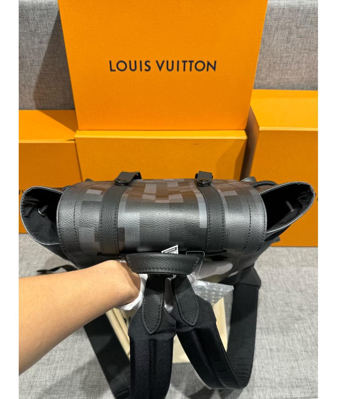 LOUIS VUITTON Черный рюкзак, фото 3