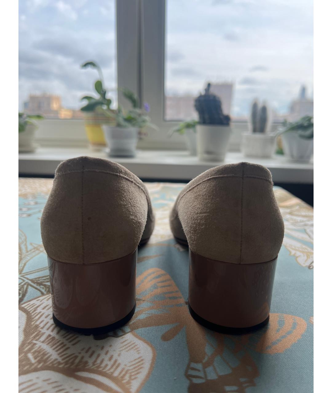 JIMMY CHOO Бежевые замшевые туфли, фото 4