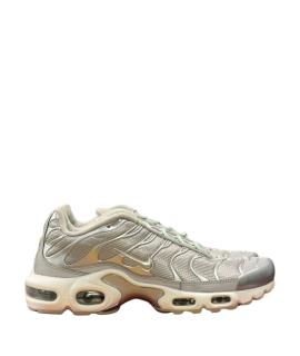 NIKE Кроссовки