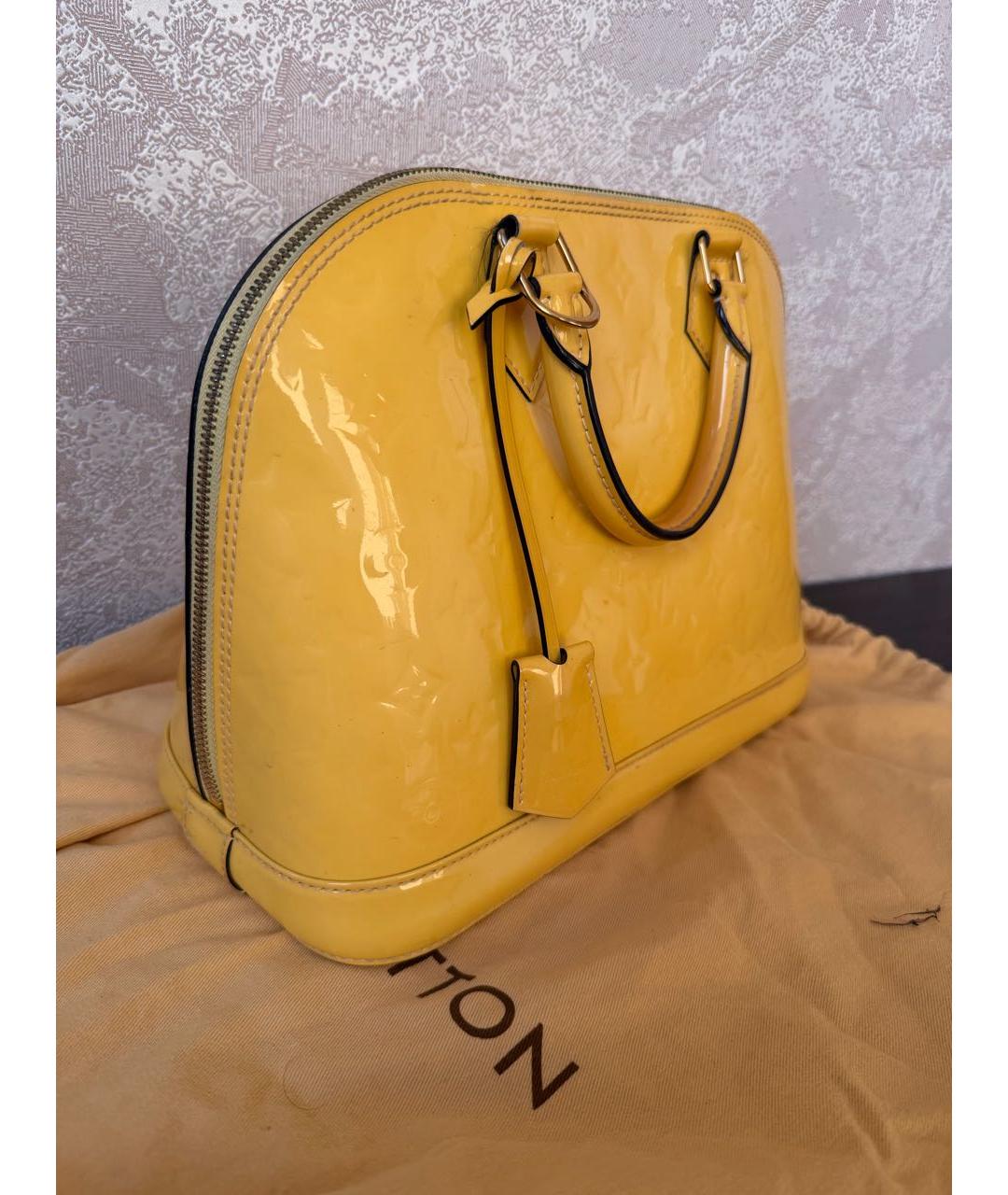 LOUIS VUITTON Желтая сумка с короткими ручками из лакированной кожи, фото 2
