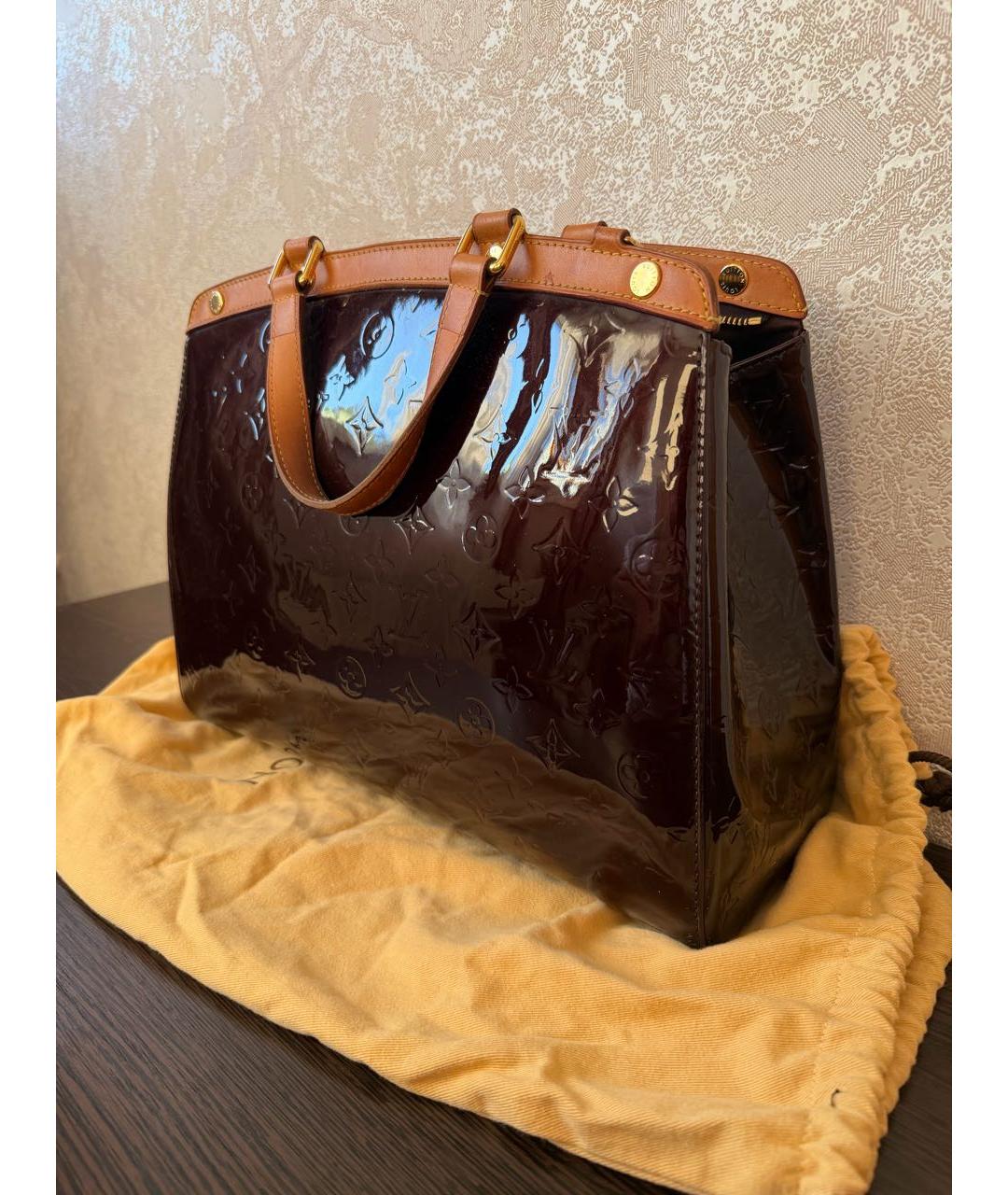 LOUIS VUITTON Бордовая сумка с короткими ручками из лакированной кожи, фото 2