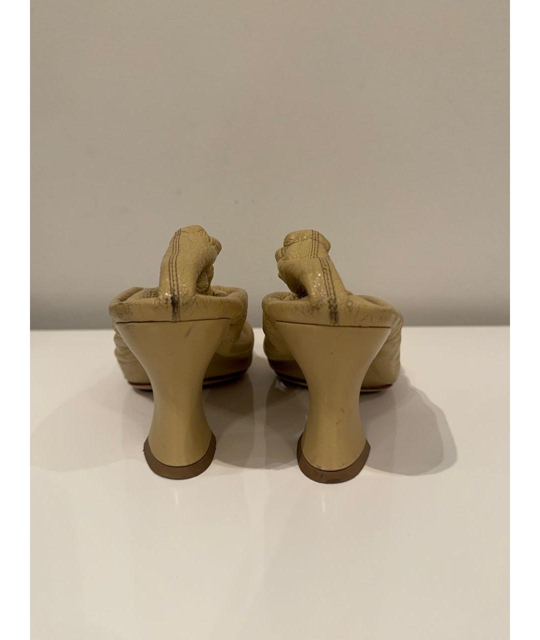 BOTTEGA VENETA Бежевые кожаные туфли, фото 4