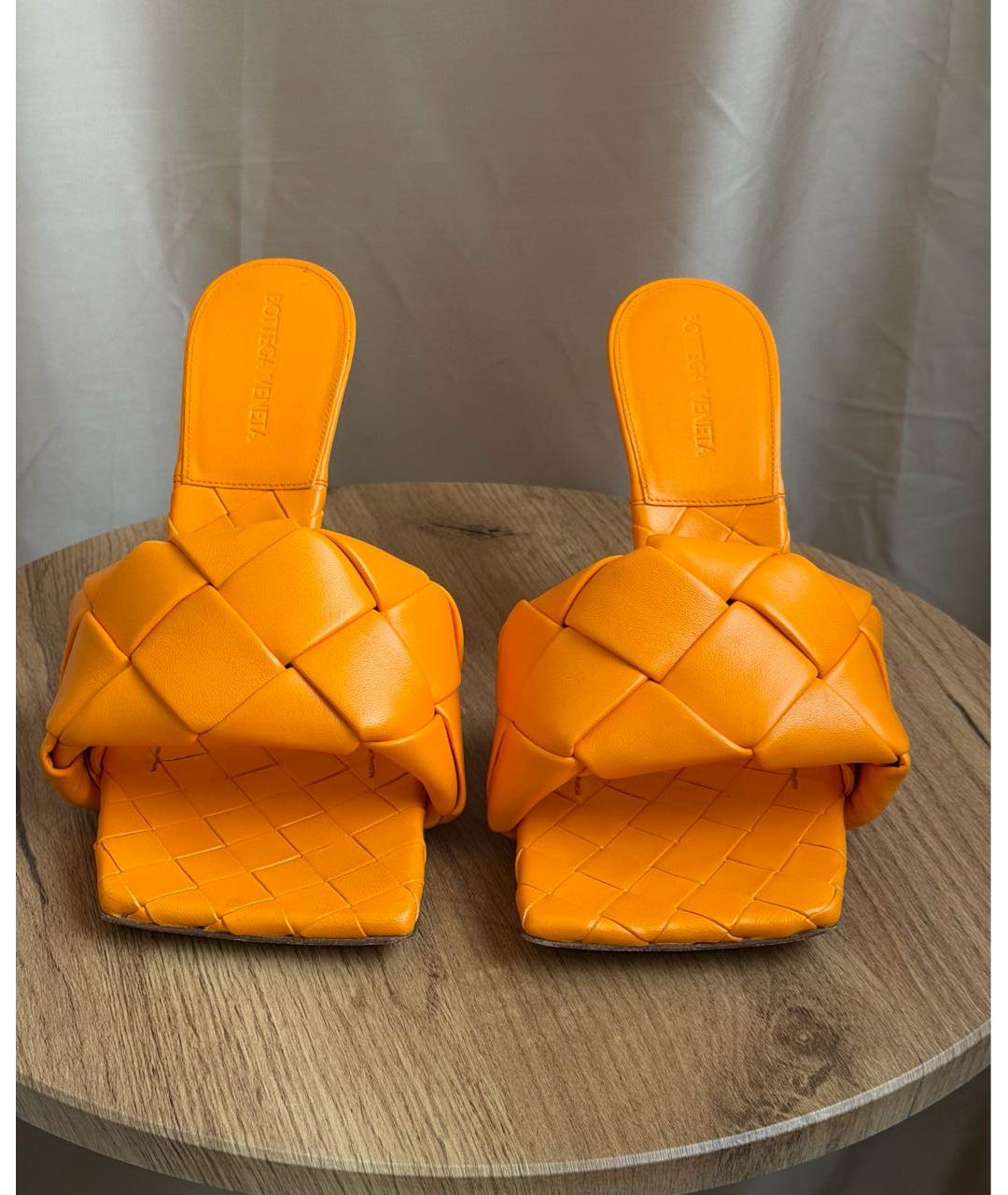BOTTEGA VENETA Оранжевые кожаные мюли, фото 2