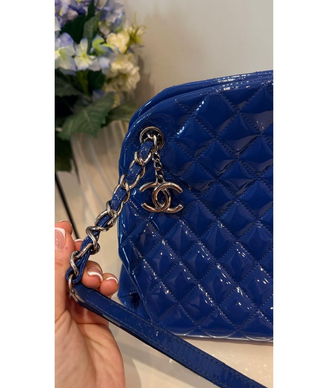 CHANEL Синяя сумка тоут из лакированной кожи, фото 3