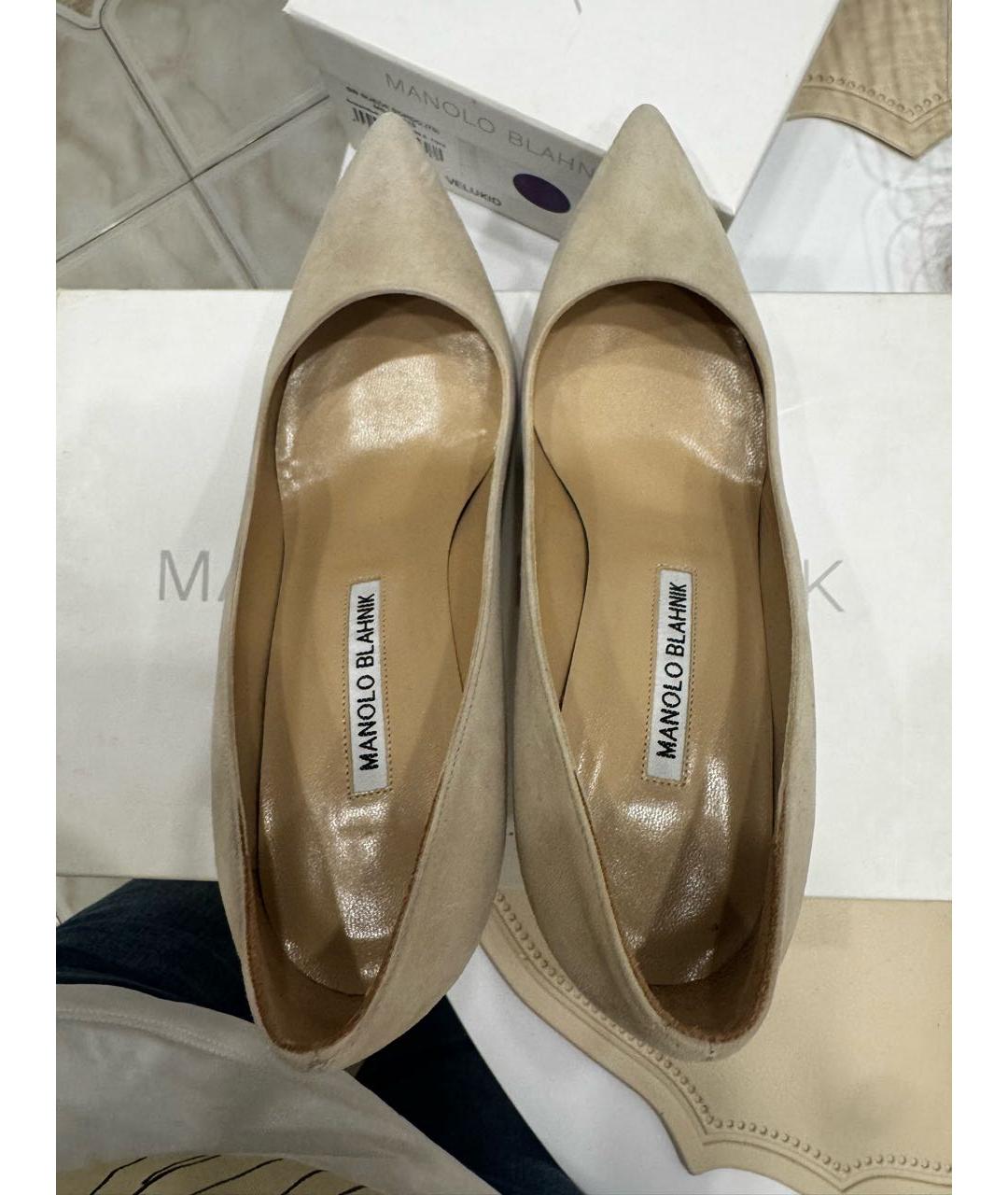 MANOLO BLAHNIK Бежевые замшевые туфли, фото 3