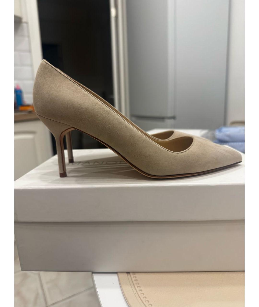 MANOLO BLAHNIK Бежевые замшевые туфли, фото 5