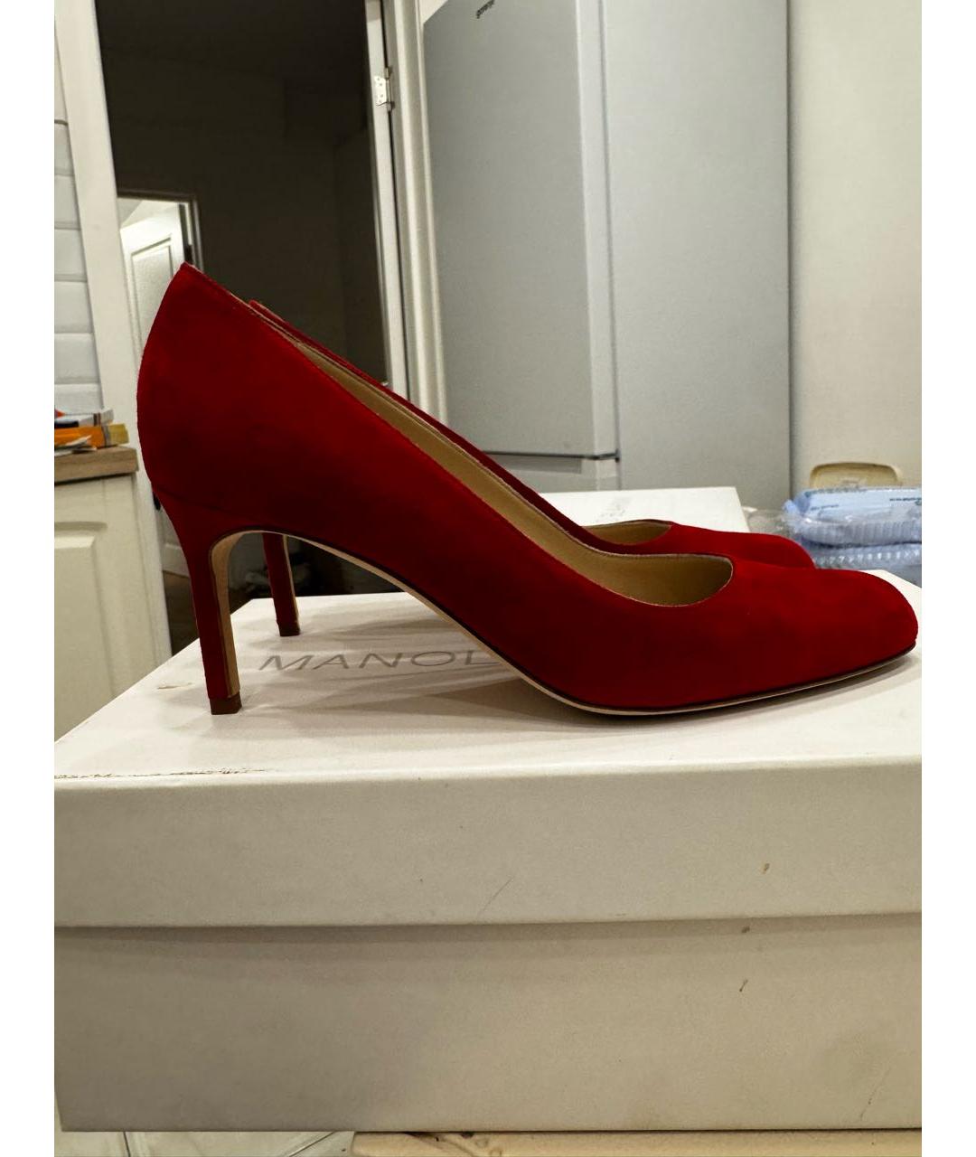 MANOLO BLAHNIK Красные замшевые туфли, фото 5