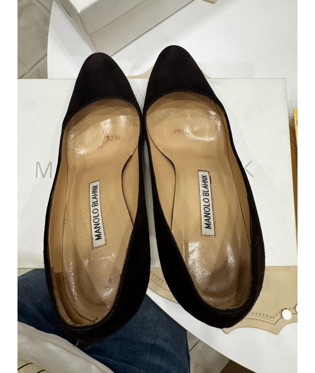 MANOLO BLAHNIK Коричневые замшевые туфли, фото 3