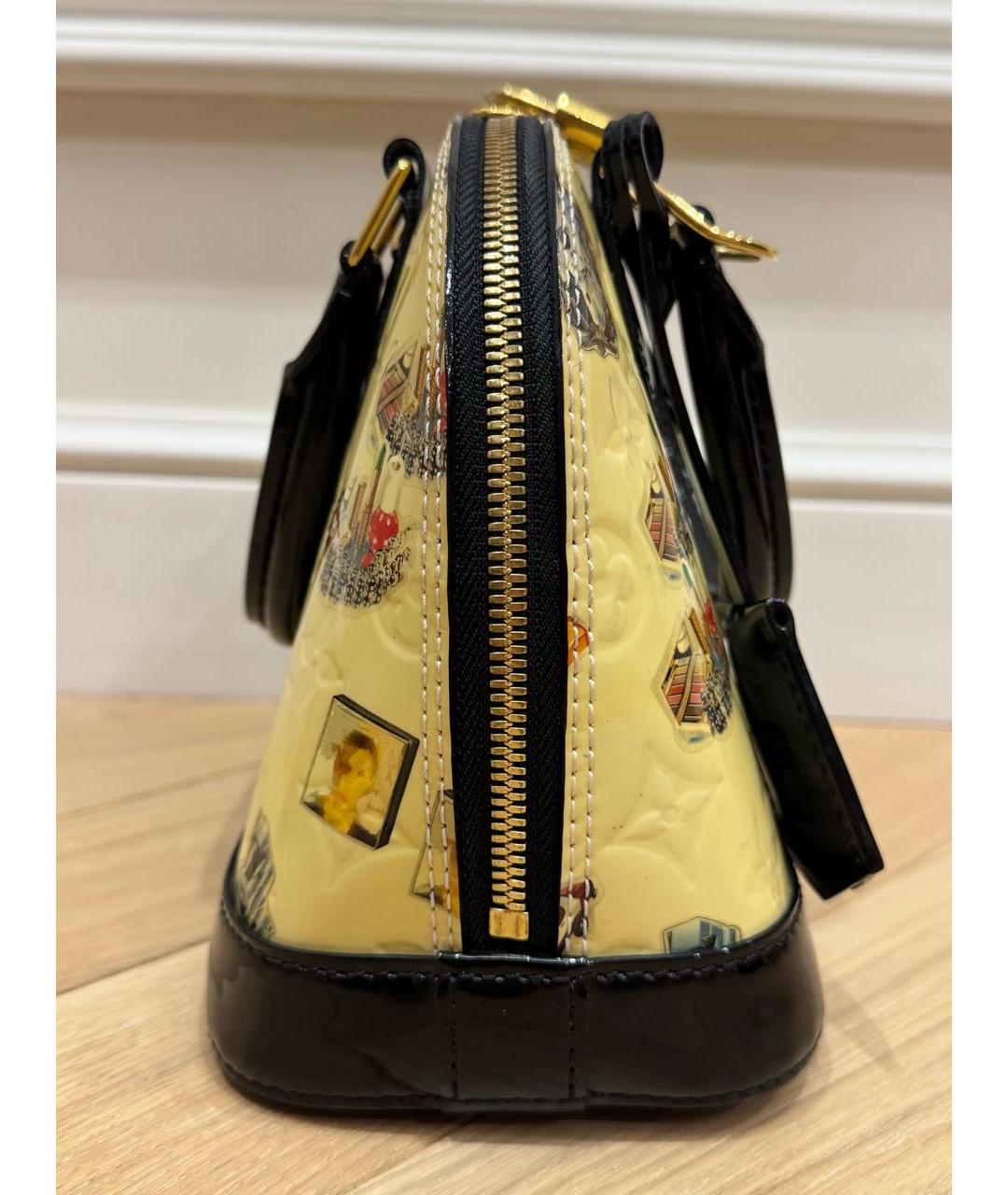 LOUIS VUITTON Бежевая сумка с короткими ручками из лакированной кожи, фото 4