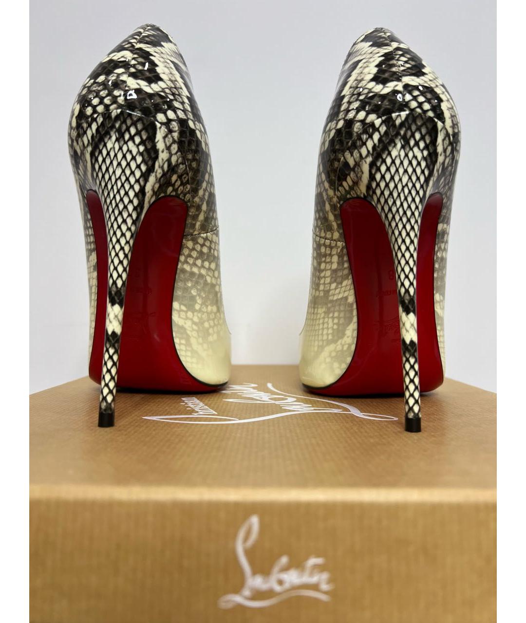 CHRISTIAN LOUBOUTIN Белые туфли из лакированной кожи, фото 5