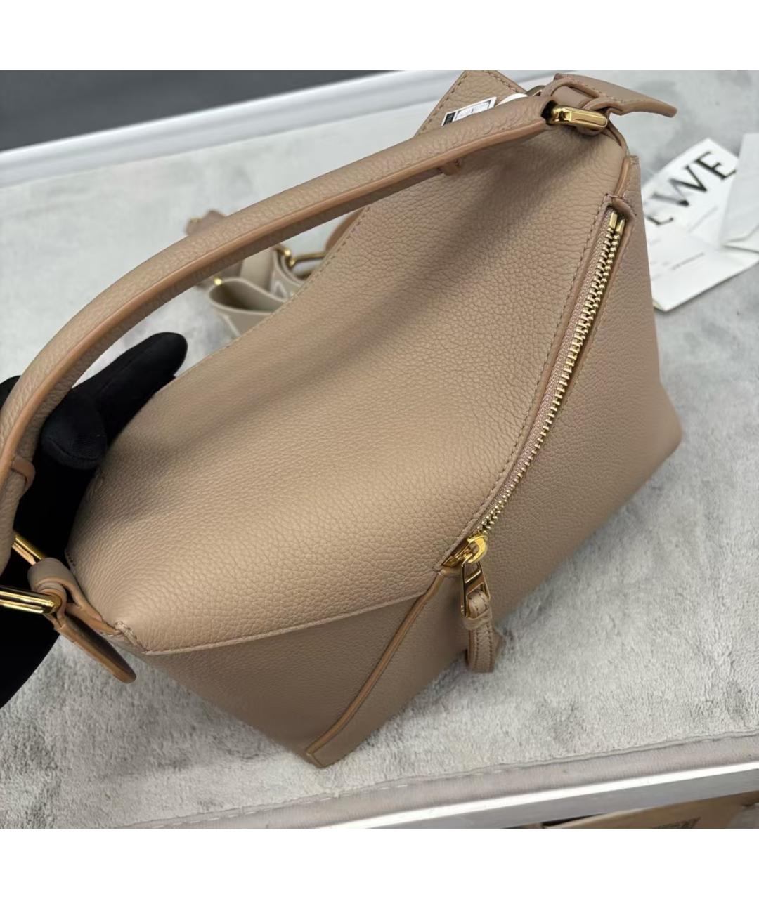 LOEWE Бежевая кожаная сумка через плечо, фото 5