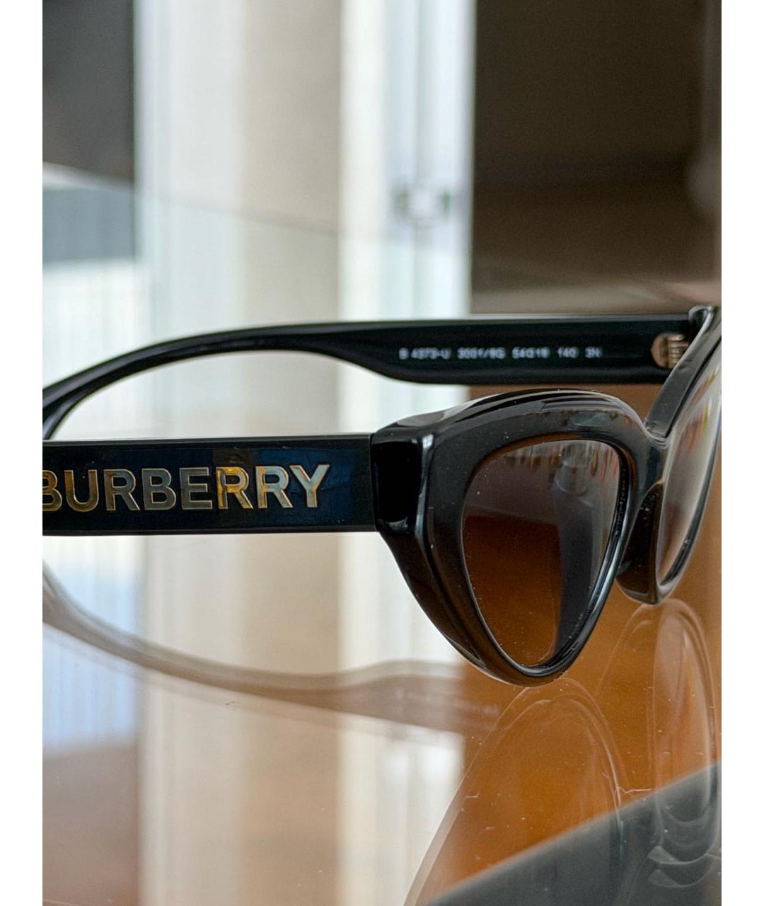 BURBERRY Черные пластиковые солнцезащитные очки, фото 3