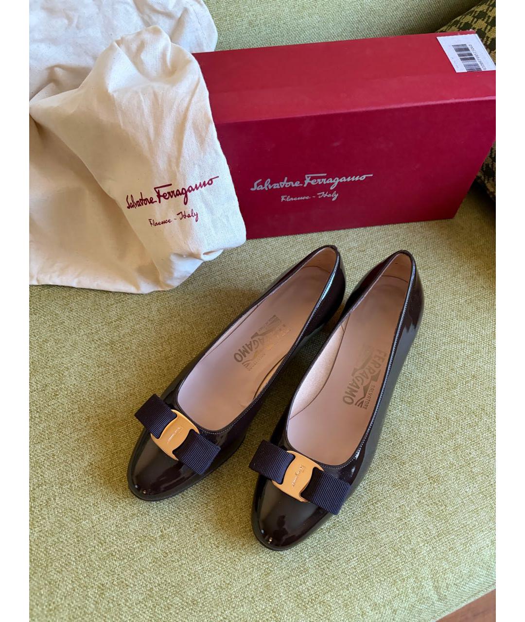 FERRAGAMO Коричневые туфли из лакированной кожи, фото 4