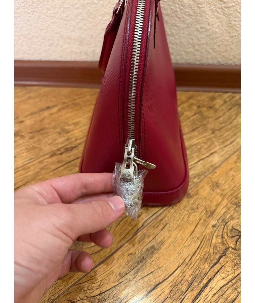 LOUIS VUITTON Красная кожаная сумка с короткими ручками, фото 5