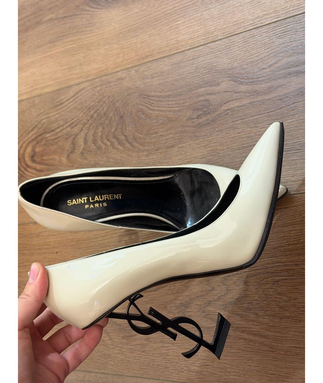 SAINT LAURENT Белые туфли из лакированной кожи, фото 2