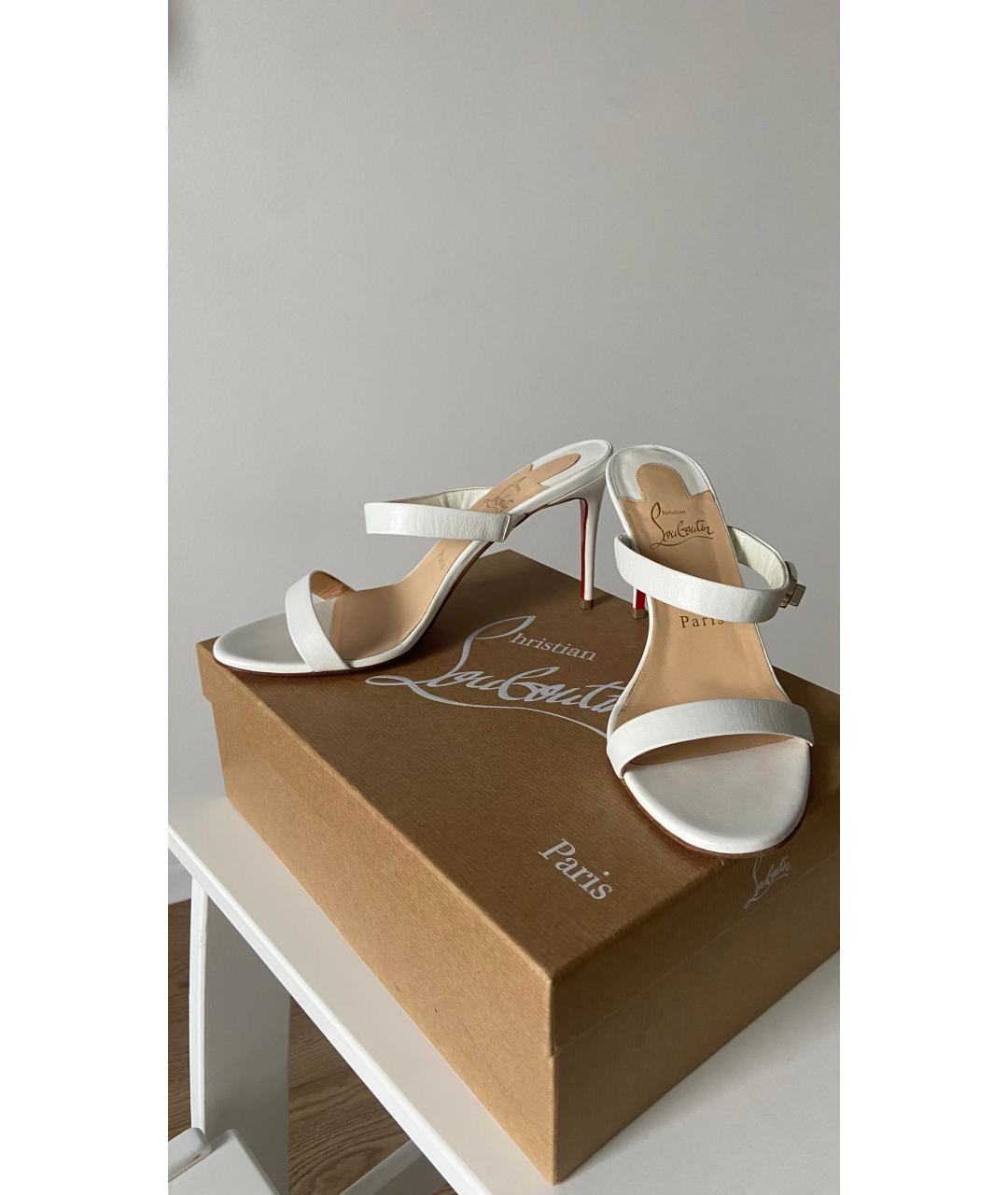 CHRISTIAN LOUBOUTIN Белые кожаные босоножки, фото 2