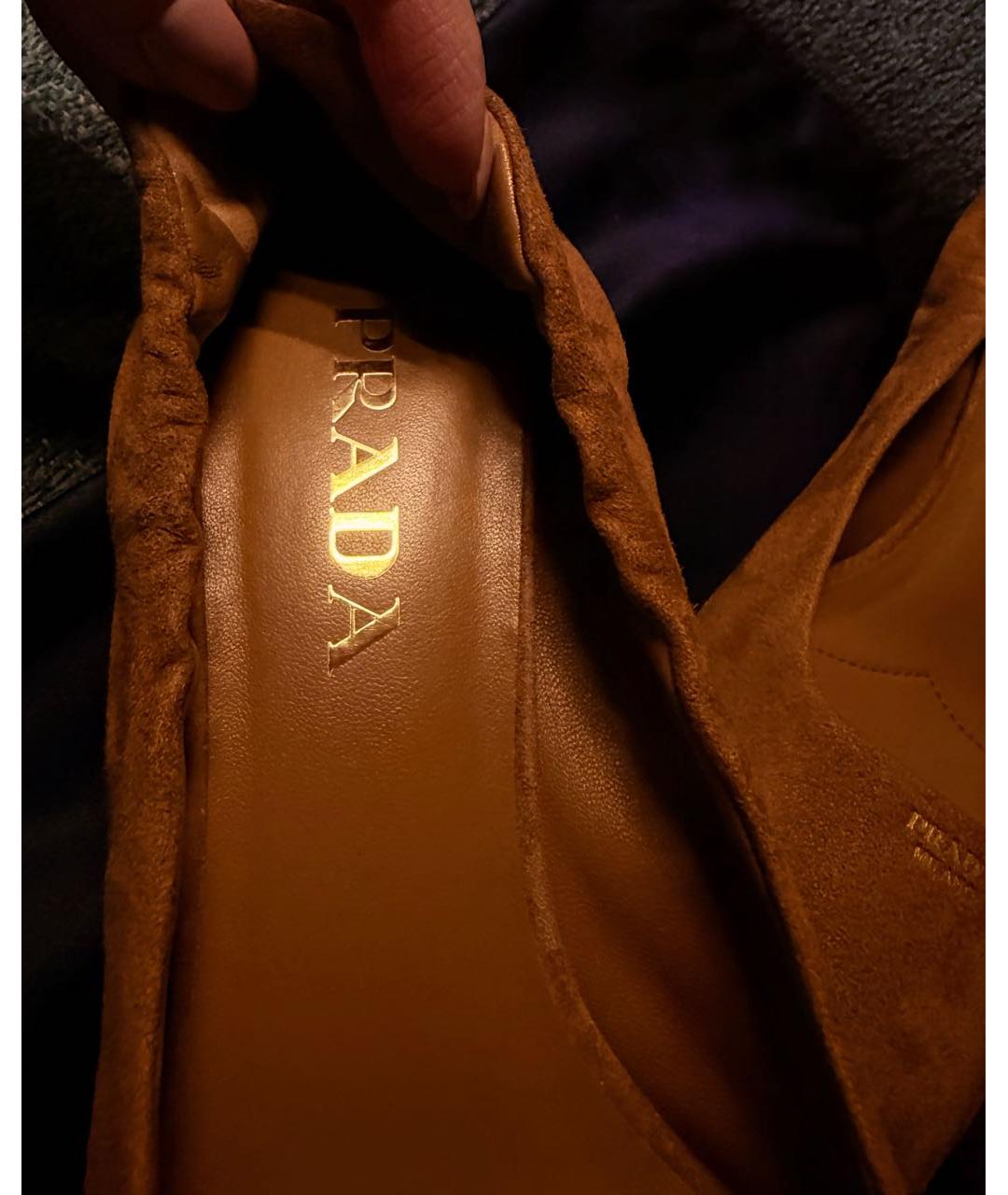 PRADA Коричневые замшевые лодочки на низком каблуке, фото 5