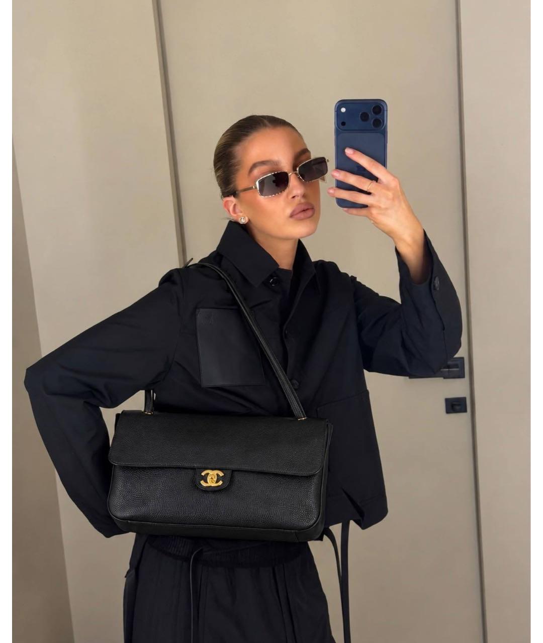 CHANEL Черная кожаная сумка через плечо, фото 2