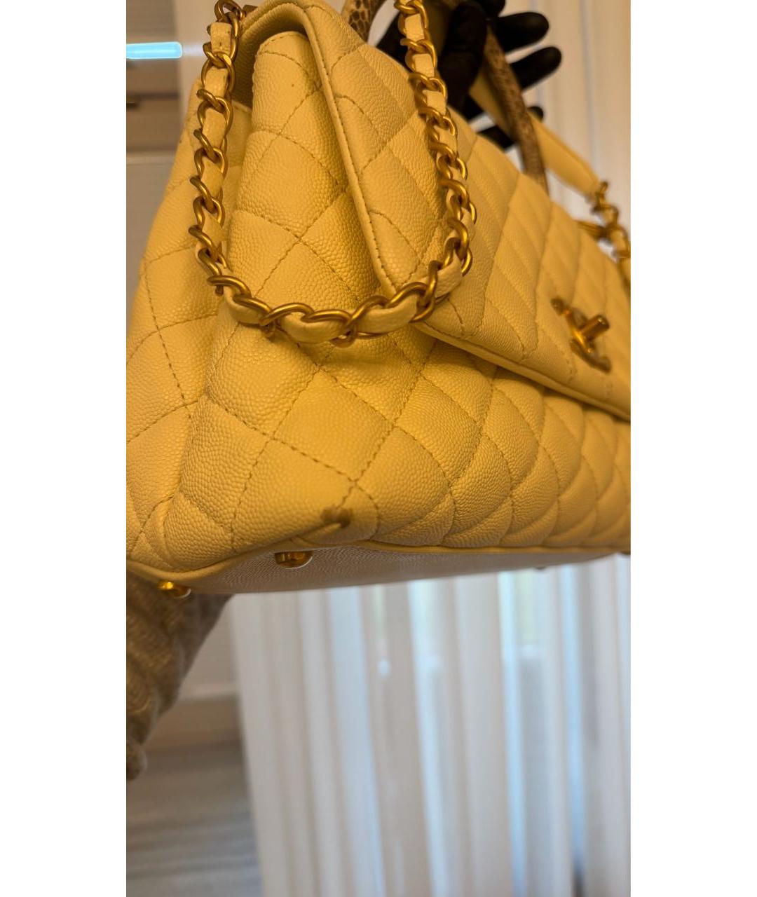 CHANEL Бежевая кожаная сумка с короткими ручками, фото 7