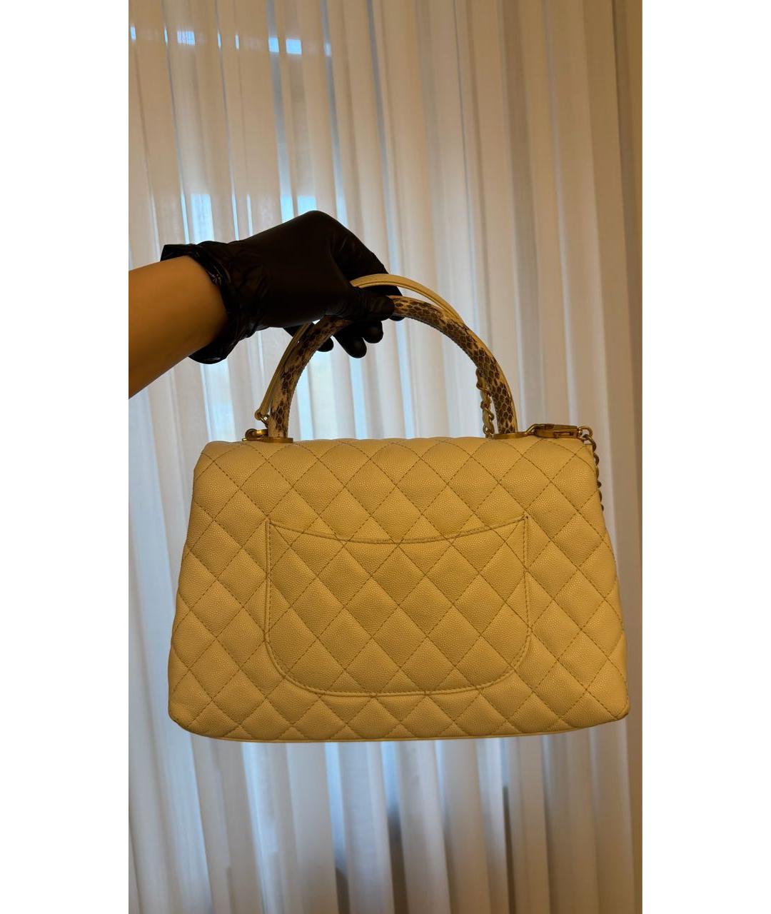 CHANEL Бежевая кожаная сумка с короткими ручками, фото 3
