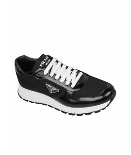 PRADA Низкие кроссовки / кеды