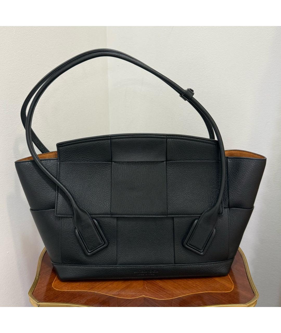 BOTTEGA VENETA Черная кожаная сумка тоут, фото 9