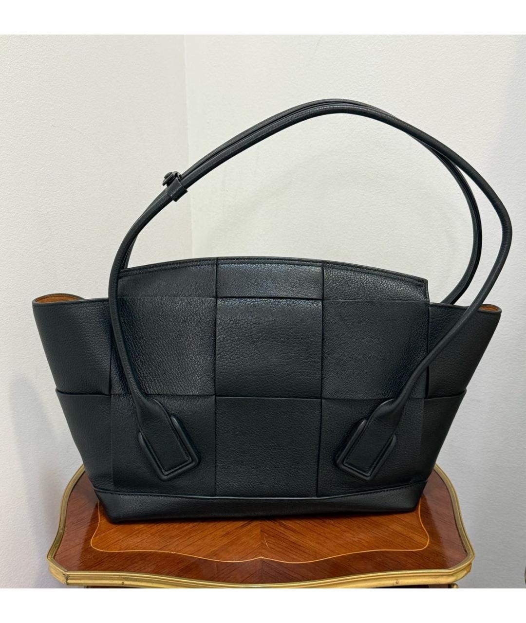 BOTTEGA VENETA Черная кожаная сумка тоут, фото 2