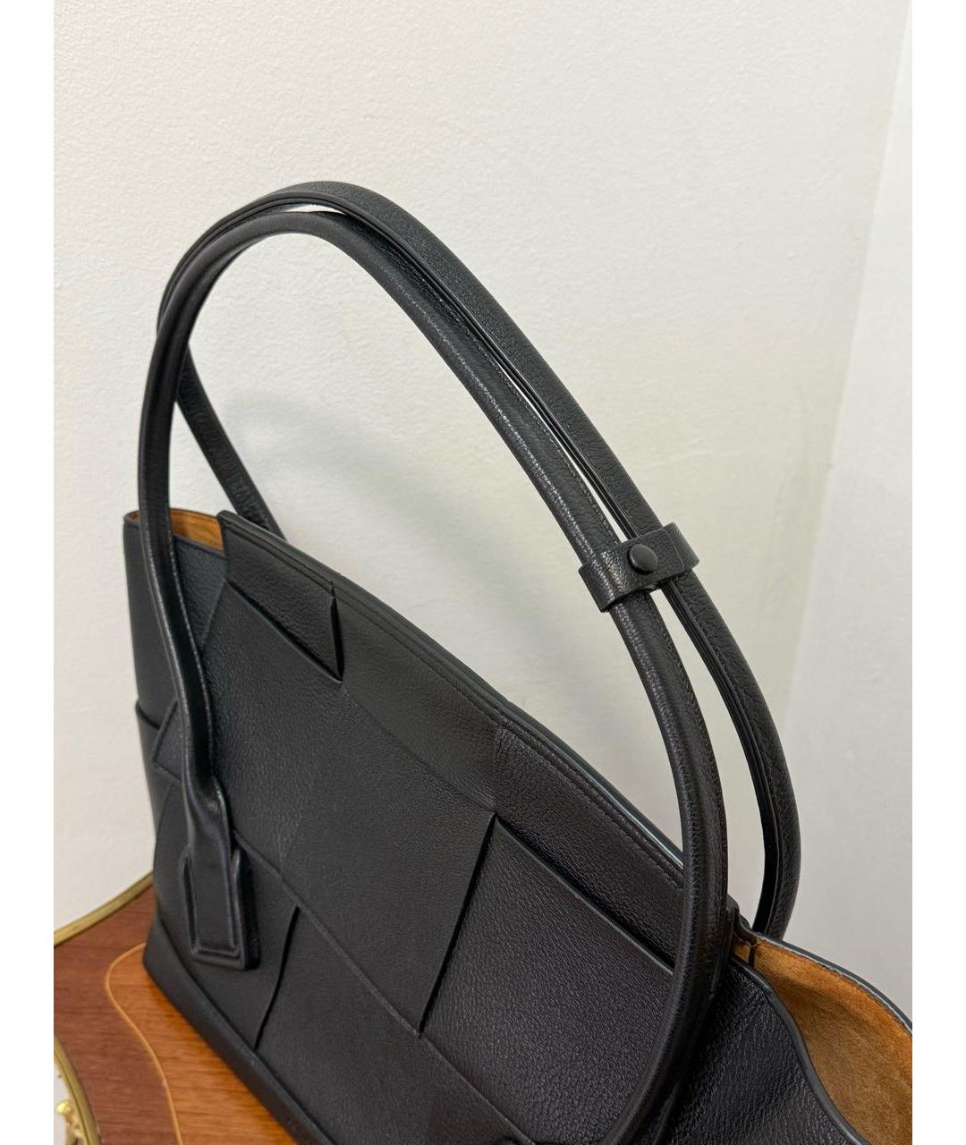 BOTTEGA VENETA Черная кожаная сумка тоут, фото 4