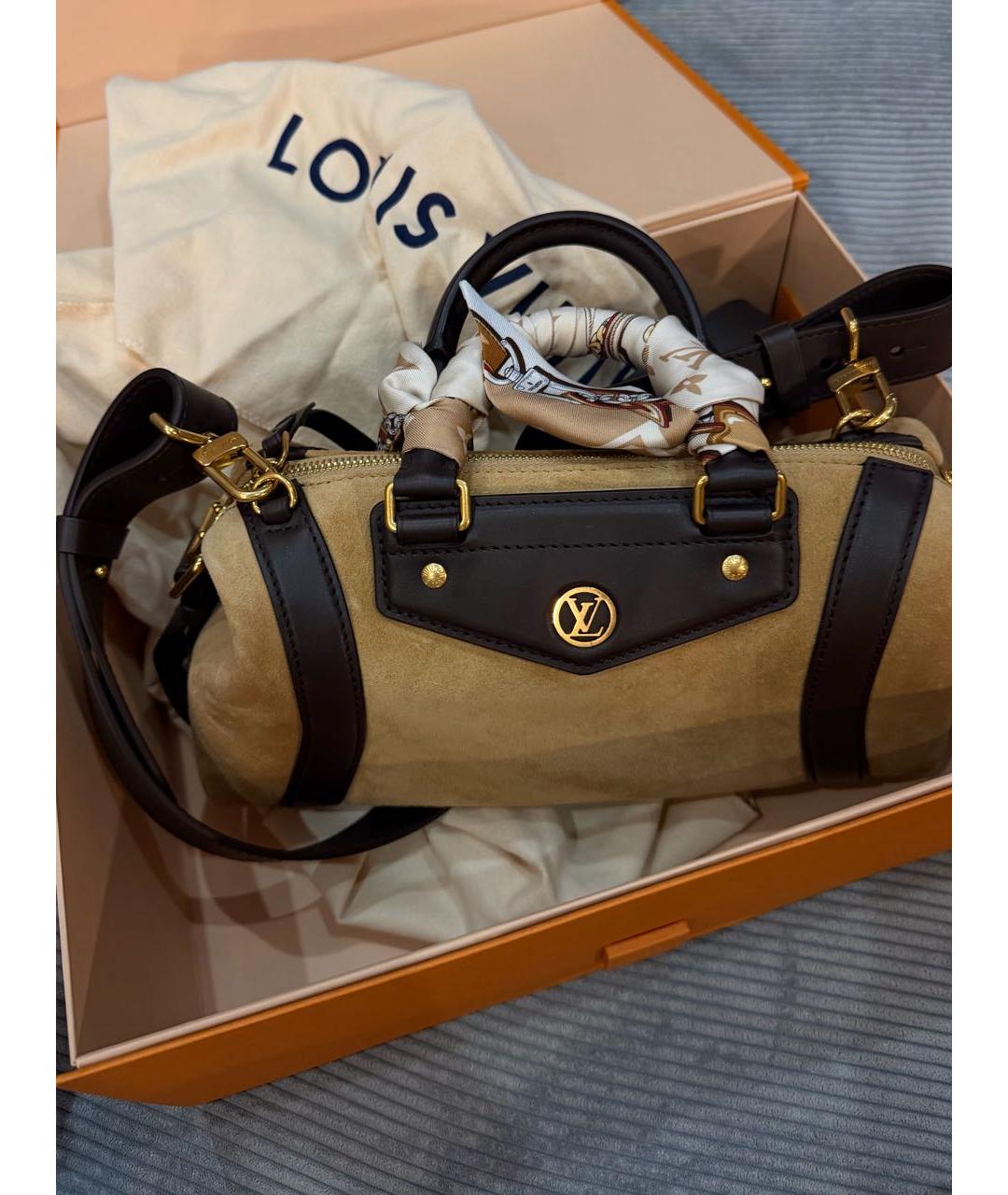 LOUIS VUITTON Бежевая замшевая сумка с короткими ручками, фото 5