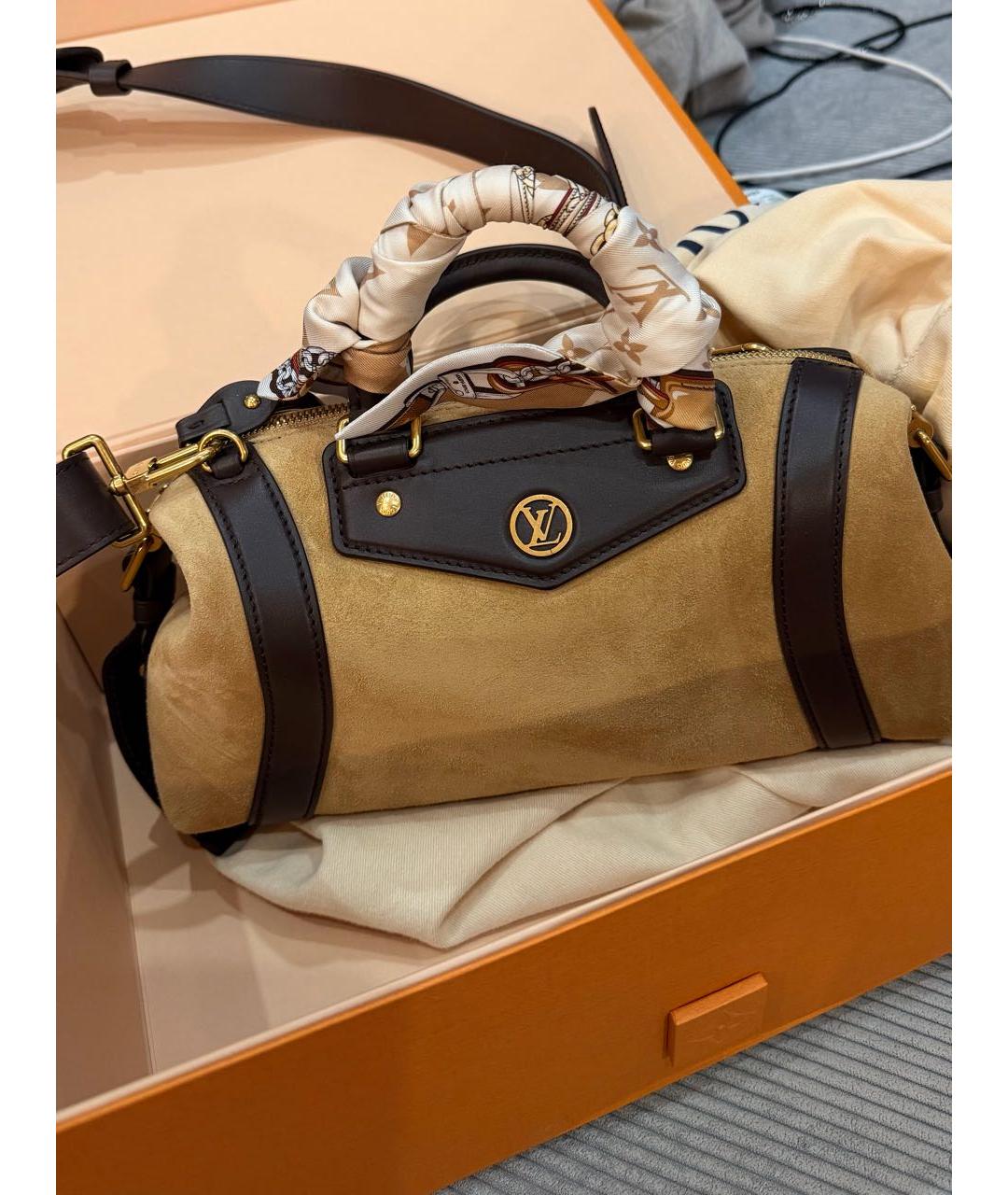 LOUIS VUITTON Бежевая замшевая сумка с короткими ручками, фото 8