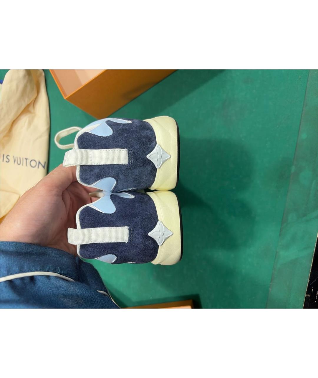 LOUIS VUITTON Голубые замшевые низкие кроссовки / кеды, фото 4