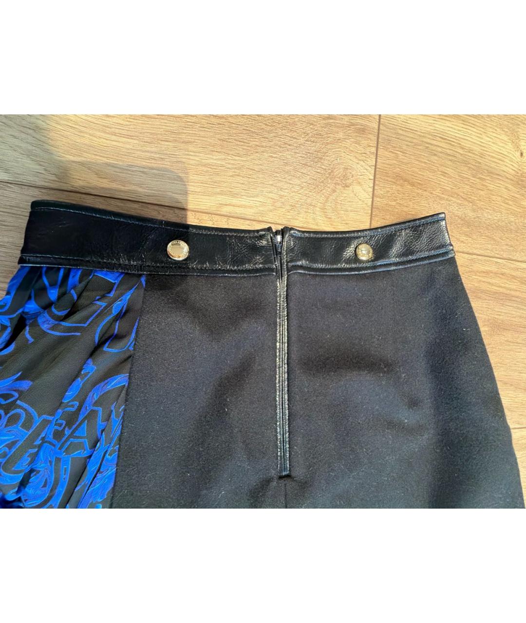 VERSACE JEANS COUTURE Черная вискозная юбка мини, фото 3