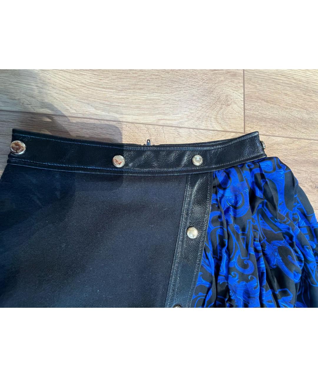 VERSACE JEANS COUTURE Черная вискозная юбка мини, фото 4