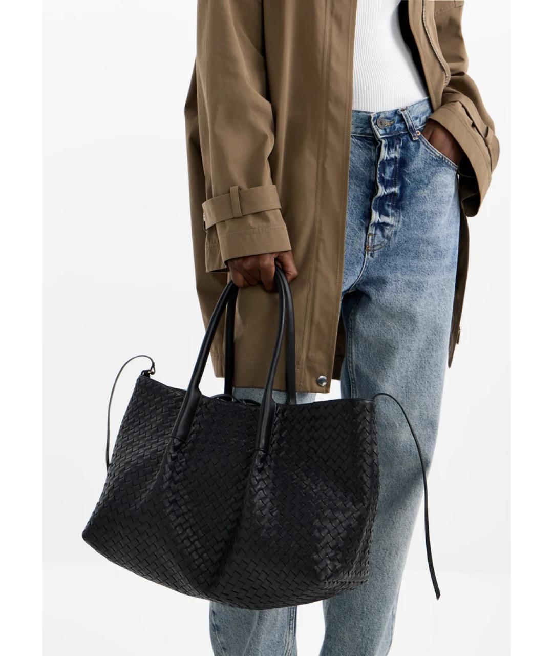 BOTTEGA VENETA Черная кожаная сумка тоут, фото 2