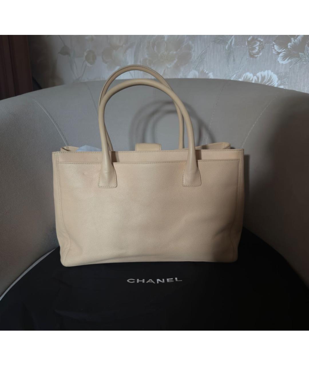 CHANEL Бежевая кожаная сумка тоут, фото 3