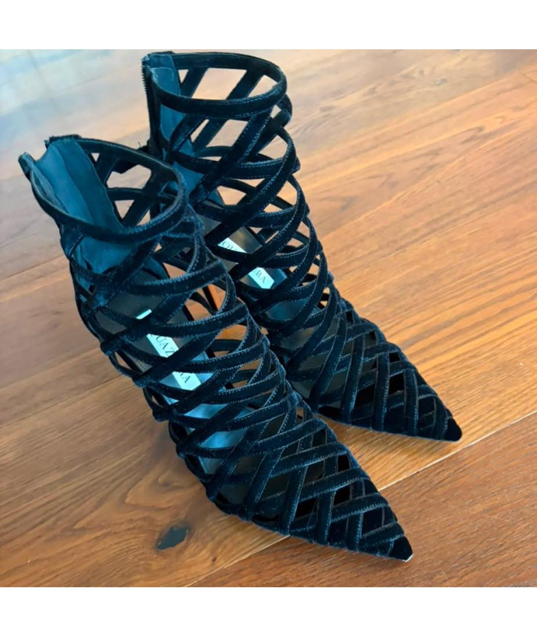 GIANVITO ROSSI Черные бархатные ботильоны, фото 2