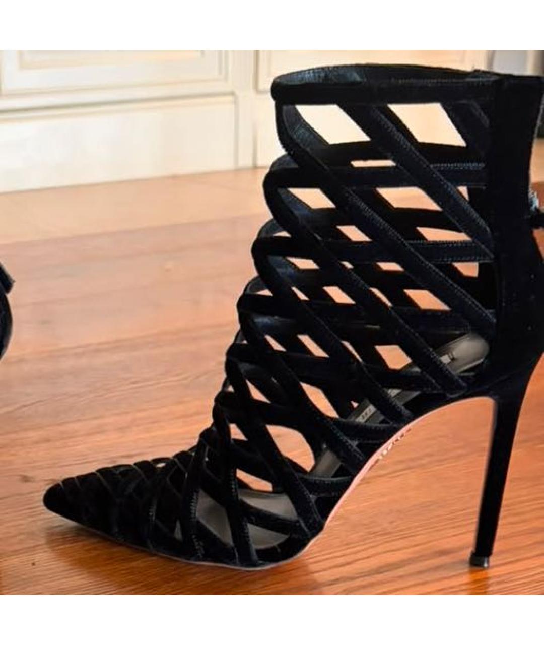 GIANVITO ROSSI Черные бархатные ботильоны, фото 5
