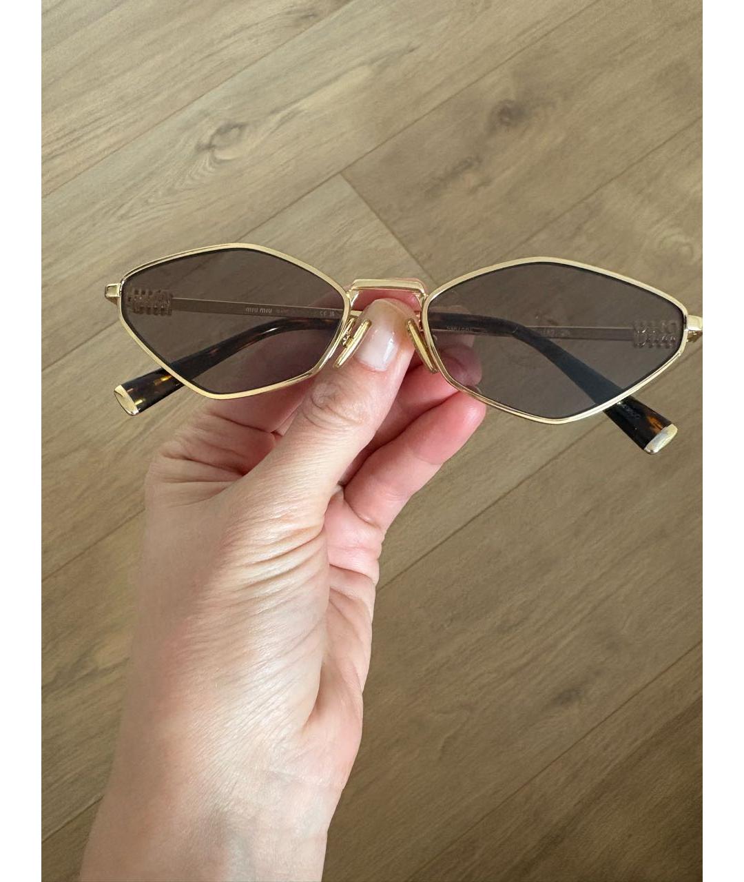 MIU MIU Золотые металлические солнцезащитные очки, фото 2