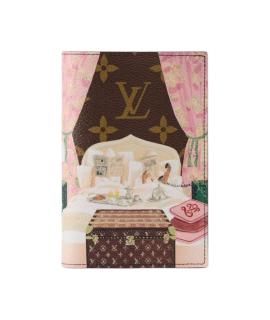LOUIS VUITTON Обложка/футляр