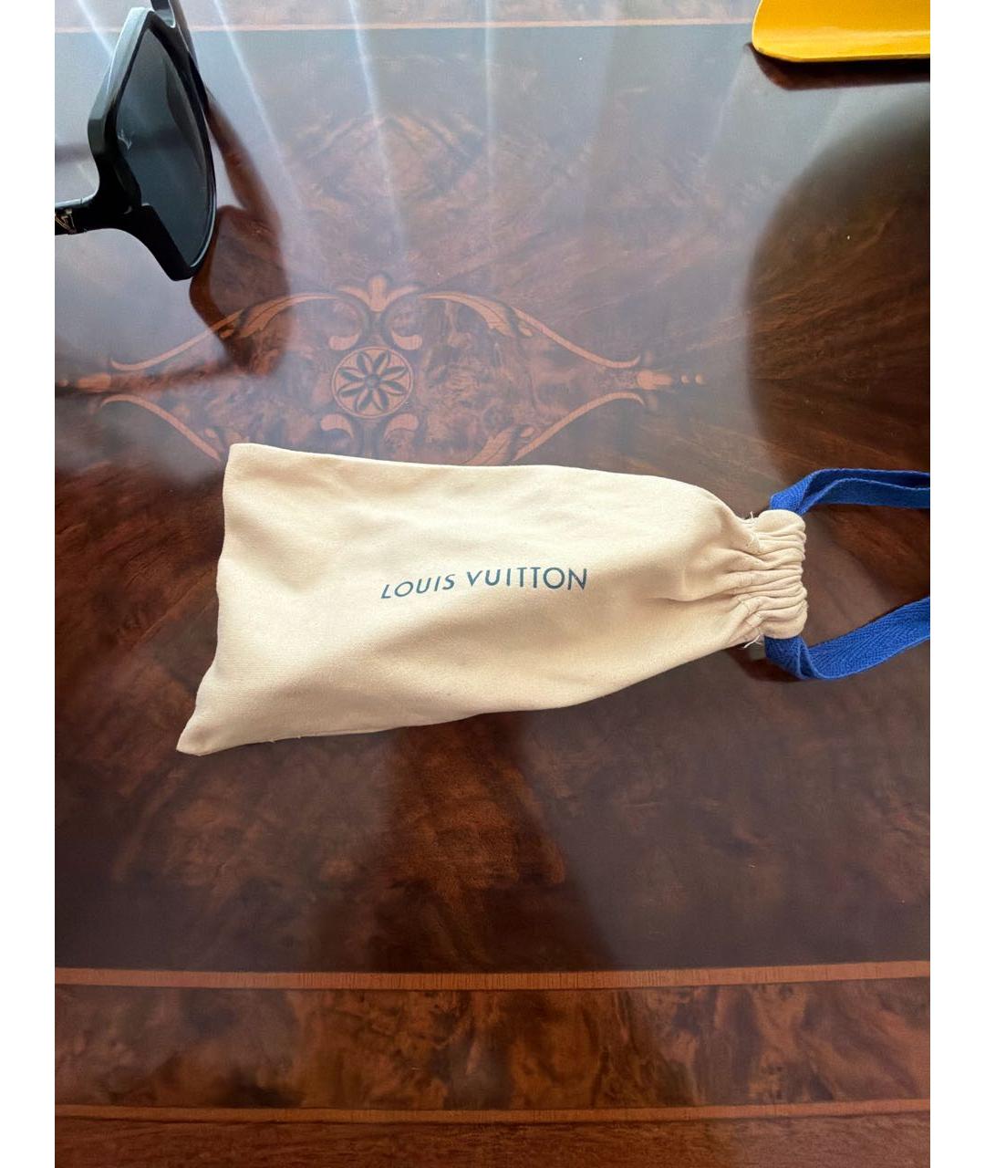 LOUIS VUITTON Черные пластиковые солнцезащитные очки, фото 4