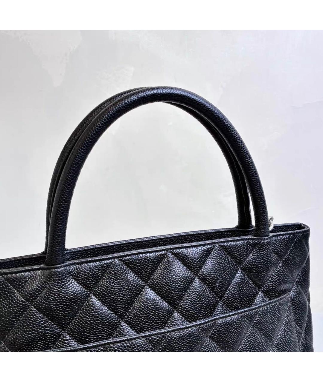 CHANEL Черная кожаная сумка с короткими ручками, фото 8