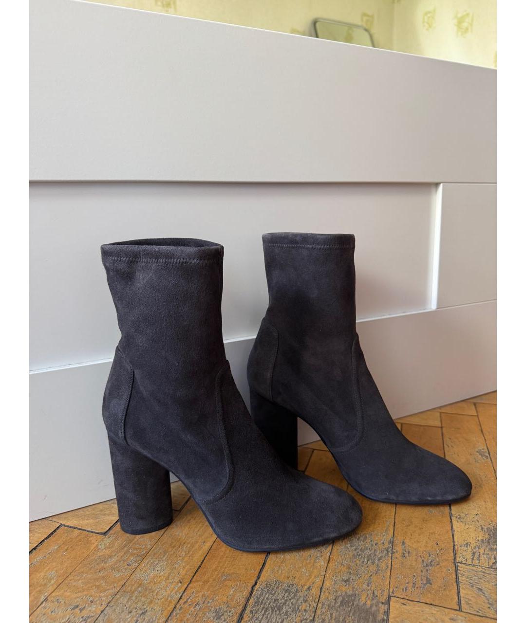STUART WEITZMAN Антрацитовые замшевые ботильоны, фото 6